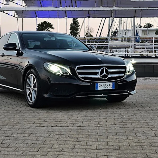 Mercedes di Noleggio con conducente Catanzaro - Luxury Transfer